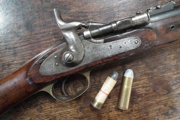 Snider Rifle and two .577 cartridges